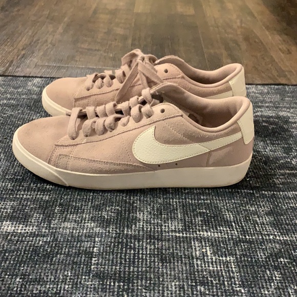 Dusty pink/purple Nike sneakers - Picture 3 of 5